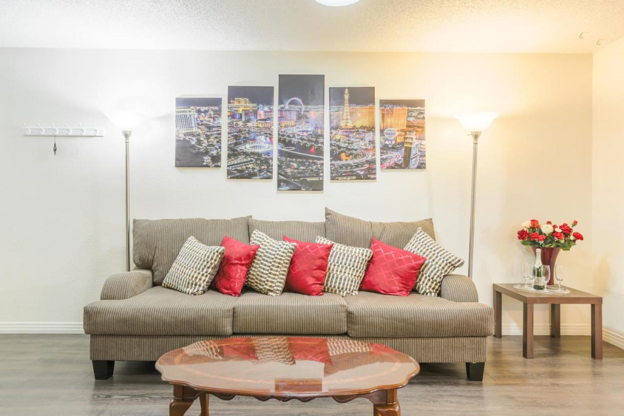 לאס וגאס Vacation Home 3.5 Mi To Strip/Dt/Outlt Up To 8 Gst מראה חיצוני תמונה