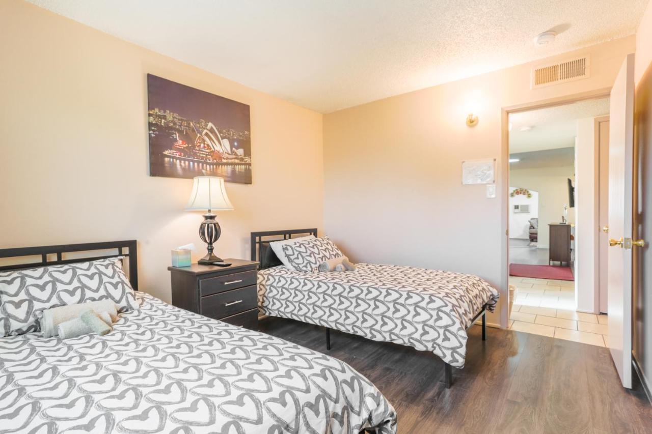 לאס וגאס Vacation Home 3.5 Mi To Strip/Dt/Outlt Up To 8 Gst מראה חיצוני תמונה